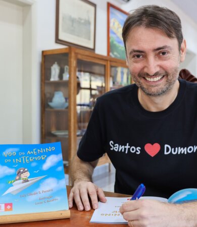 Livro infantil sobre Santos Dumont é lançado em Ribeirão